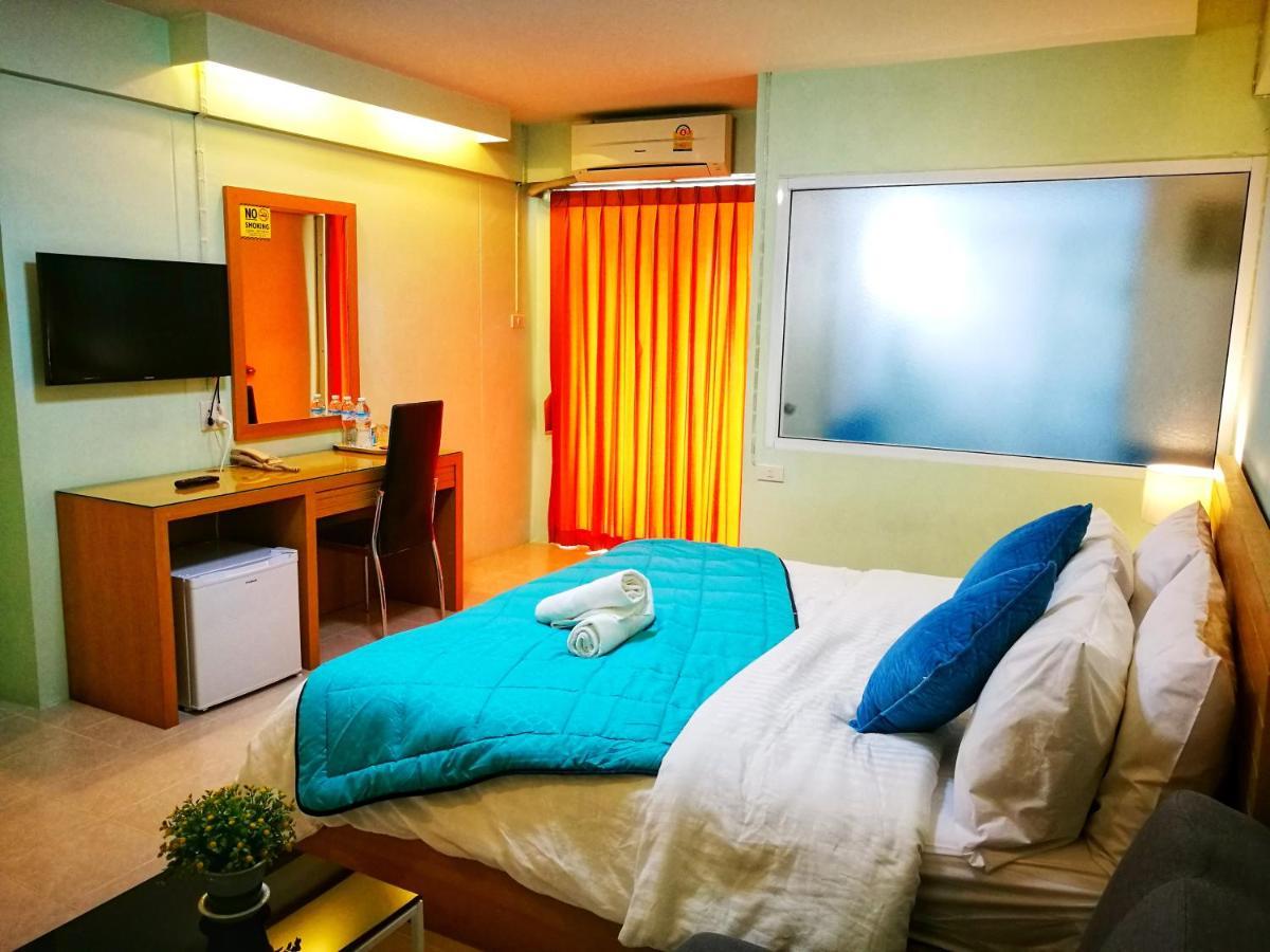 J.Residence Samut Prakan Exterior photo