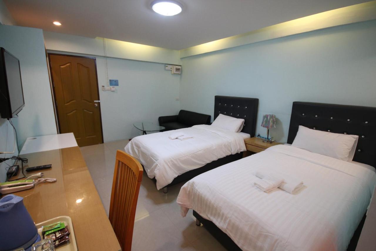 J.Residence Samut Prakan Exterior photo