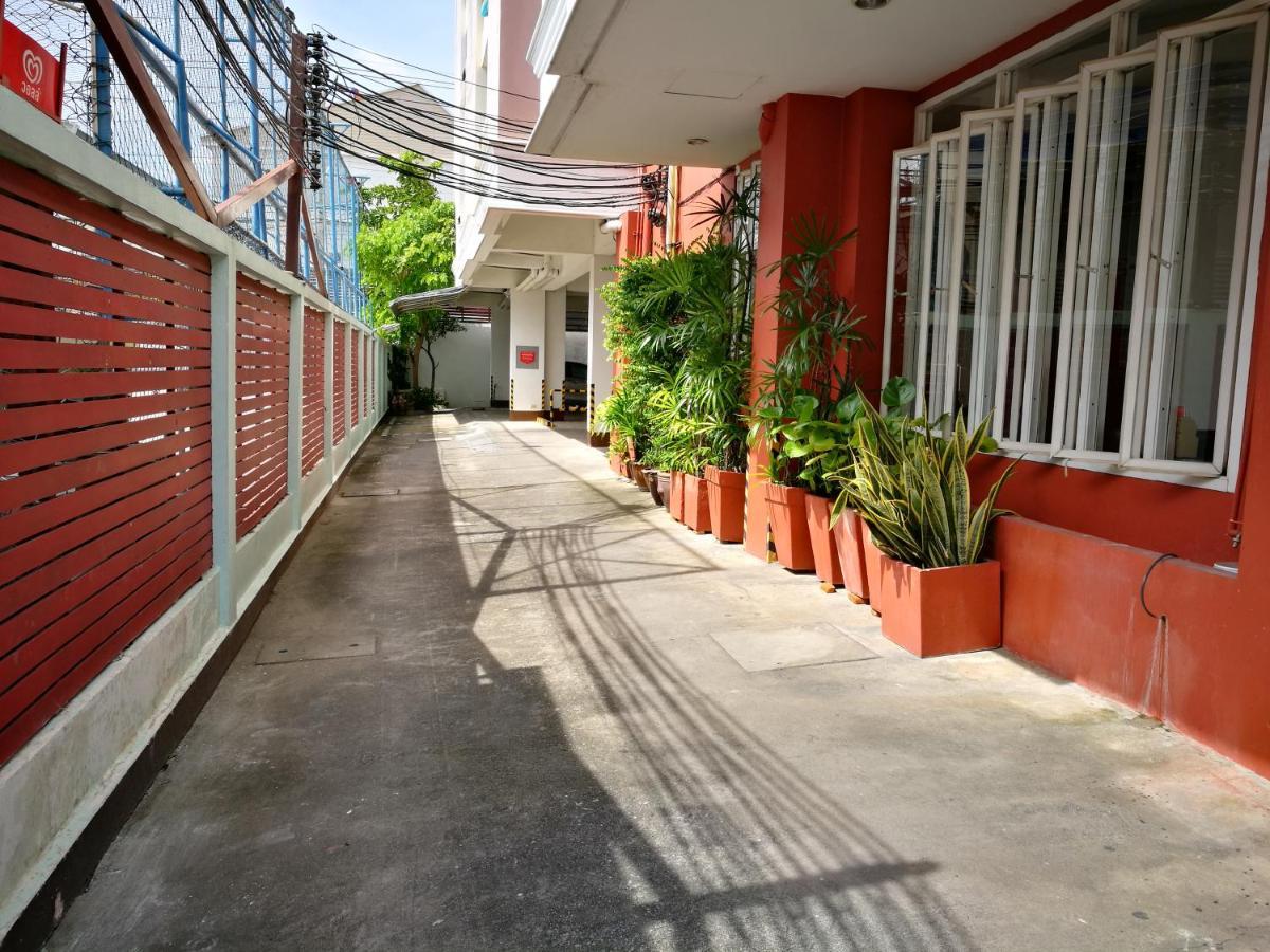 J.Residence Samut Prakan Exterior photo