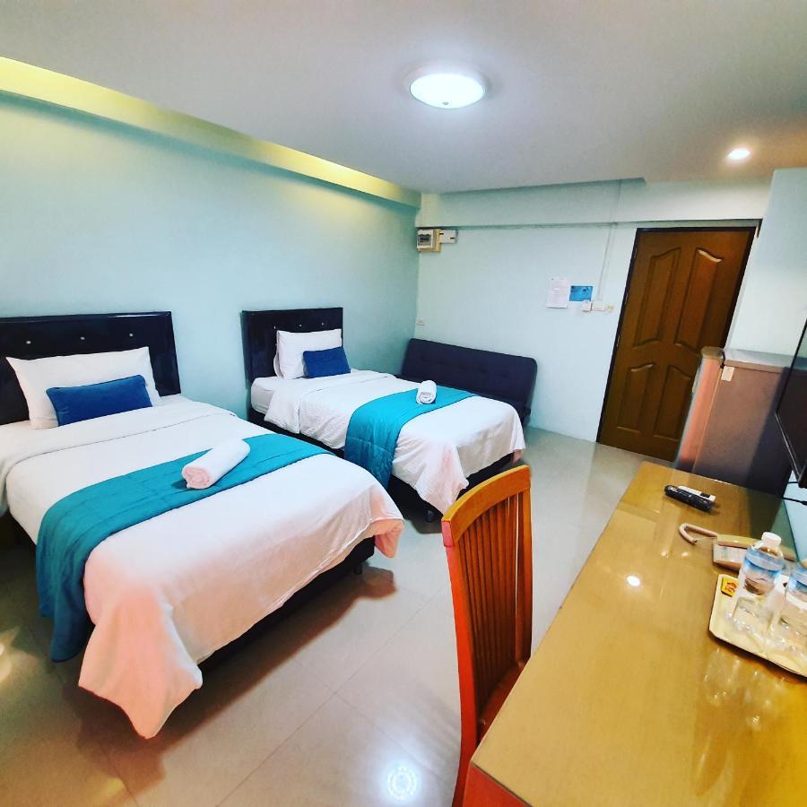 J.Residence Samut Prakan Exterior photo